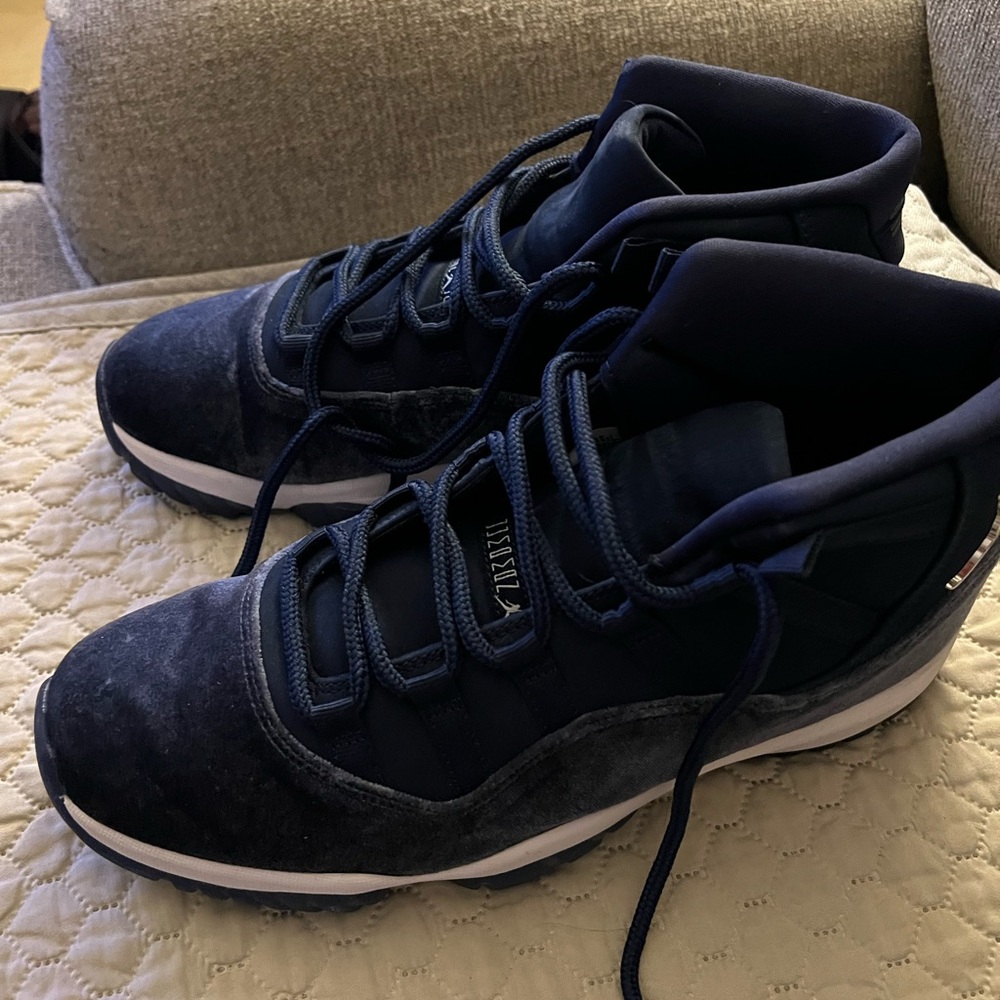 Blue velvet Jordan  11 men’s